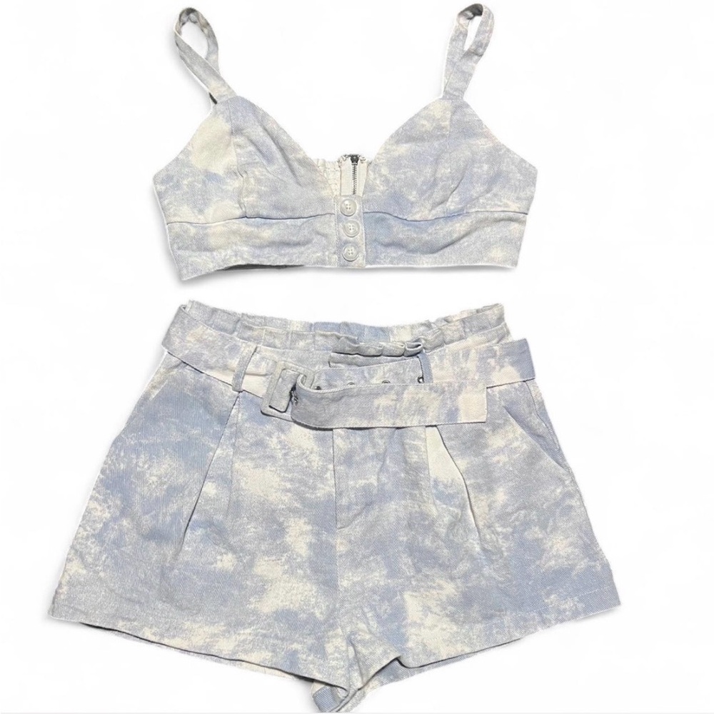 Moodie Light Blue & Cream Tie-Dye Crop Top and Belted Shorts Set Size S - Picture 1 of 9